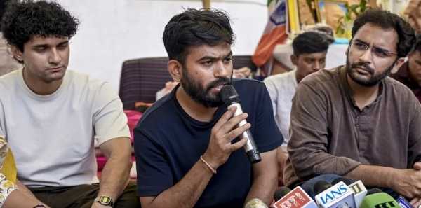 ഓർഗനൈസേഷൻ ശക്തിപ്പെടുത്താൻ കോക്ക്റോച്ച് ജനതാ പാർട്ടി: നാഷണൽ വർക്കിംഗ് കമ്മിറ്റിയെ പ്രഖ്യാപിച്ചു; അഭിജിത് ദിപ്കെ നാഷണൽ കൺവീനർ ഓർഗനൈസേഷൻ ശക്തിപ്പെടുത്താൻ കോക്ക്റോച്ച് ജനതാ പാർട്ടി: നാഷണൽ വർക്കിംഗ് കമ്മിറ്റിയെ പ്രഖ്യാപിച്ചു; അഭിജിത് ദിപ്കെ നാഷണൽ കൺവീനർ