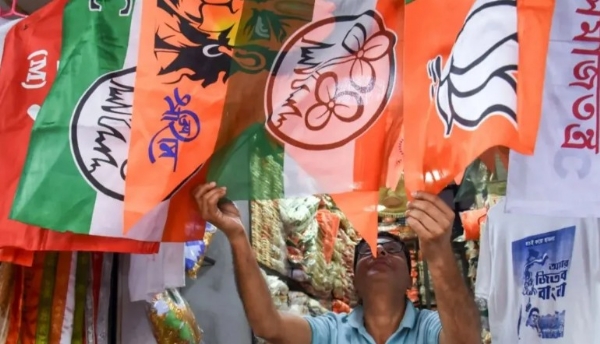 പശ്ചിമ ബംഗാൾ ഉപതെരഞ്ഞെടുപ്പ്: നന്ദിഗ്രാമിലും റെജിനഗറിലും തൃണമൂൽ കോൺഗ്രസ് സ്ഥാനാർഥികളെ പ്രഖ്യാപിച്ചു; വോട്ടെടുപ്പ് ഒക്ടോബർ 6-ന് പശ്ചിമ ബംഗാൾ ഉപതെരഞ്ഞെടുപ്പ്: നന്ദിഗ്രാമിലും റെജിനഗറിലും തൃണമൂൽ കോൺഗ്രസ് സ്ഥാനാർഥികളെ പ്രഖ്യാപിച്ചു; വോട്ടെടുപ്പ് ഒക്ടോബർ 6-ന്
