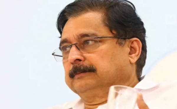 മെസ്സി സന്ദർശന തട്ടിപ്പ്: അന്വേഷണം മുൻ കായിക മന്ത്രിയിലേക്കും; നിർണായക വിവരങ്ങൾ ആഭ്യന്തര മന്ത്രിയെ ധരിപ്പിച്ച് എസ്ഐടി മെസ്സി സന്ദർശന തട്ടിപ്പ്: അന്വേഷണം മുൻ കായിക മന്ത്രിയിലേക്കും; നിർണായക വിവരങ്ങൾ ആഭ്യന്തര മന്ത്രിയെ ധരിപ്പിച്ച് എസ്ഐടി