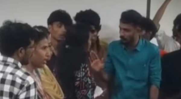എം.എസ്.എം കോളജ് സംഘർഷം: അധ്യാപകരേയും ജീവനക്കാരേയും മർദ്ദിച്ച സംഭവത്തിൽ എസ്.എഫ്.ഐ പ്രവർത്തകർക്കെതിരെ കേസ് എം.എസ്.എം കോളജ് സംഘർഷം: അധ്യാപകരേയും ജീവനക്കാരേയും മർദ്ദിച്ച സംഭവത്തിൽ എസ്.എഫ്.ഐ പ്രവർത്തകർക്കെതിരെ കേസ്