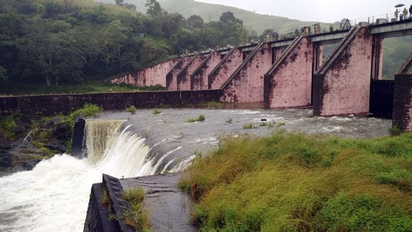 MULLAPERIYAR WATER LEVEL DROPPED MULLAPERIYAR WATER LEVEL DROPPED