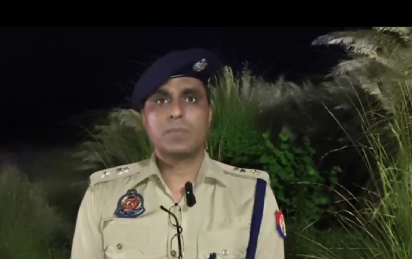 मामले में अपना बयान जारी करते एसएसपी अनिल