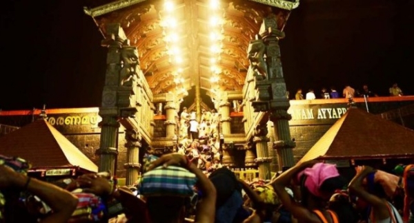 ശബരിമല സന്നിധാനത്തെ സ്ട്രോങ് റൂമിൽ നിന്ന് 55.75 പവന്റെ സ്വർണ്ണക്കിരീടം കാണാതായി; പകരം വെച്ചത് മുക്കുപണ്ടം