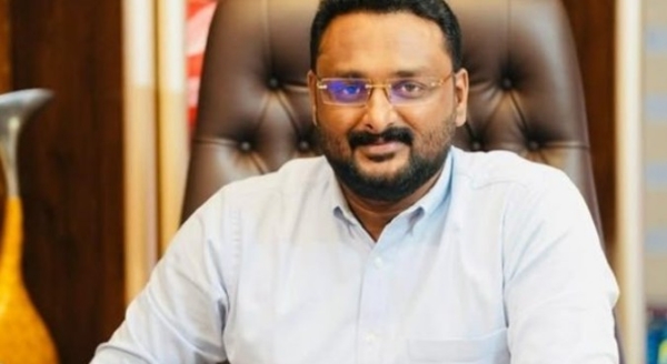 മെസി വിവാദം: റെയ്ഡിൽ പിടിച്ചെടുത്ത ഡോളർ തിരികെ ആവശ്യപ്പെട്ട് ആന്റോ അഗസ്റ്റിൻ കോടതിയിലേക്ക്; വിട്ടുനൽകാനാകില്ലെന്ന് പ്രത്യേക അന്വേഷണസംഘം മെസി വിവാദം: റെയ്ഡിൽ പിടിച്ചെടുത്ത ഡോളർ തിരികെ ആവശ്യപ്പെട്ട് ആന്റോ അഗസ്റ്റിൻ കോടതിയിലേക്ക്; വിട്ടുനൽകാനാകില്ലെന്ന് പ്രത്യേക അന്വേഷണസംഘം