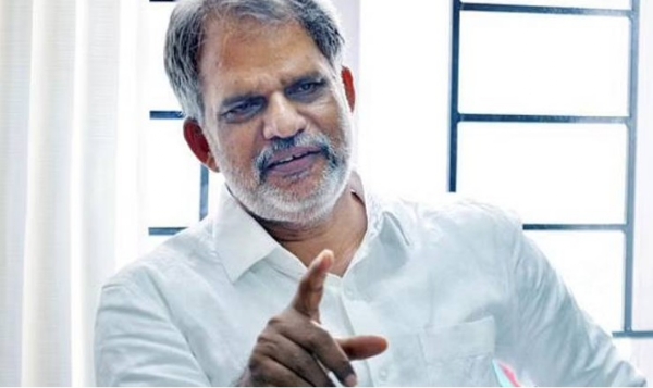 തിരഞ്ഞെടുപ്പ് തോൽവിയിൽ ഒട്ടേറെ ഘടകങ്ങൾ; വീഴ്ചയുടെ ഉത്തരവാദിത്തം എല്ലാവരും പങ്കിടണമെന്ന് എ. വിജയരാഘവൻ തിരഞ്ഞെടുപ്പ് തോൽവിയിൽ ഒട്ടേറെ ഘടകങ്ങൾ; വീഴ്ചയുടെ ഉത്തരവാദിത്തം എല്ലാവരും പങ്കിടണമെന്ന് എ. വിജയരാഘവൻ