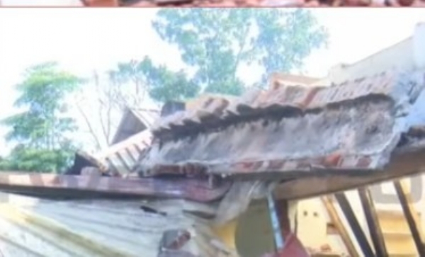 തൊടുപുഴ മുതലക്കോടത്ത് കെട്ടിടം പൊളിക്കുന്നതിനിടെ കോൺക്രീറ്റ് സ്ലാബ് ഇടിഞ്ഞുവീണു; രണ്ട് തൊഴിലാളികൾക്ക് ദാരുണാന്ത്യം, രണ്ടുപേരുടെ നില ഗുരുതരം തൊടുപുഴ മുതലക്കോടത്ത് കെട്ടിടം പൊളിക്കുന്നതിനിടെ കോൺക്രീറ്റ് സ്ലാബ് ഇടിഞ്ഞുവീണു; രണ്ട് തൊഴിലാളികൾക്ക് ദാരുണാന്ത്യം, രണ്ടുപേരുടെ നില ഗുരുതരം